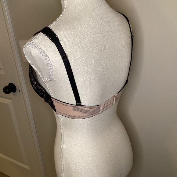 EUC Victoria's Secret Dream Angel push up underwire bra. Lace detail - Picture 6 of 7